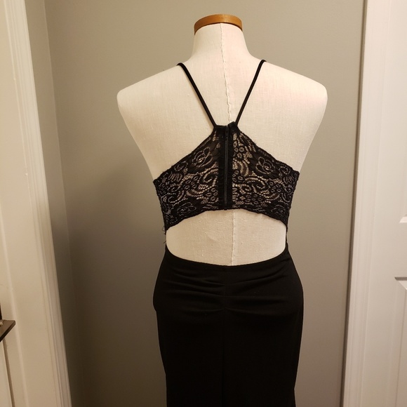 Long formal black dress - Picture 3 of 7